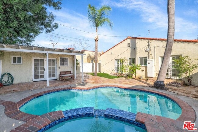 Building Photo - 205 Canon Dr