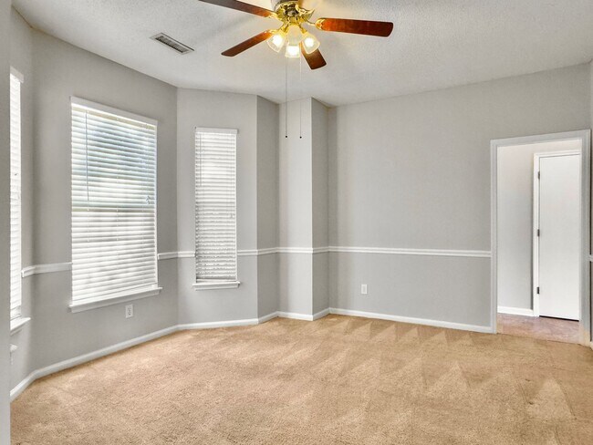 Building Photo - Gorgeous Home in Charleston