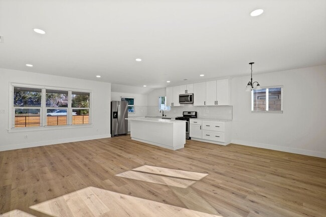 Building Photo - 17434 Saticoy St