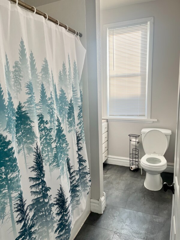 Building Photo - 2182 S Muskego Ave