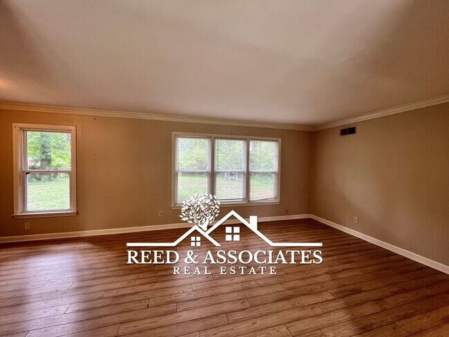 Building Photo - 3 Bedroom in Whitehaven!