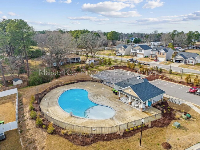 Building Photo - 633 Birchhead Dr