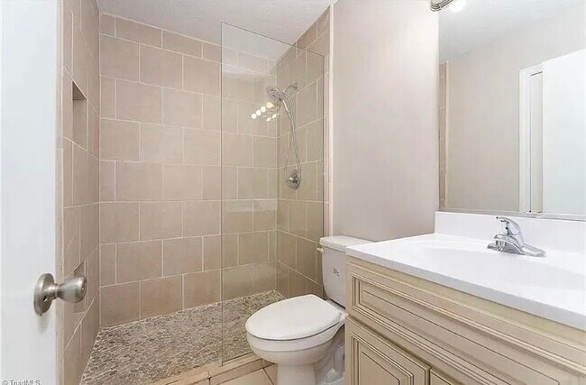 Building Photo - 1620 Windsong Ct