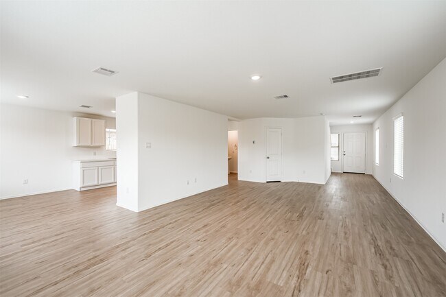 Building Photo - 9123 Estes Lks Dr