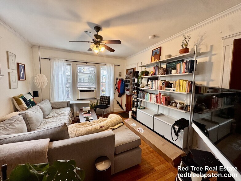 Building Photo - 21 Saint Peter St