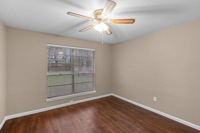 Building Photo - 12420 Mile Dr