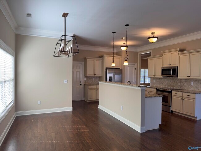 Building Photo - 2444 Bell Manor Dr SW