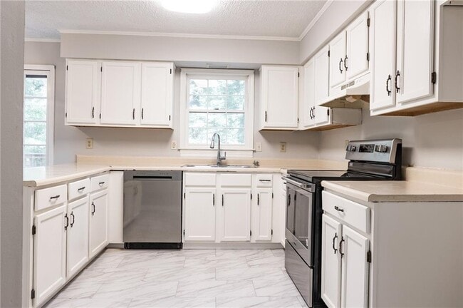 Building Photo - 7766 Hampton Cove