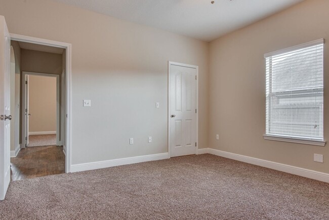 Building Photo - Spacious 4-Bedroom Home - Winners Gait