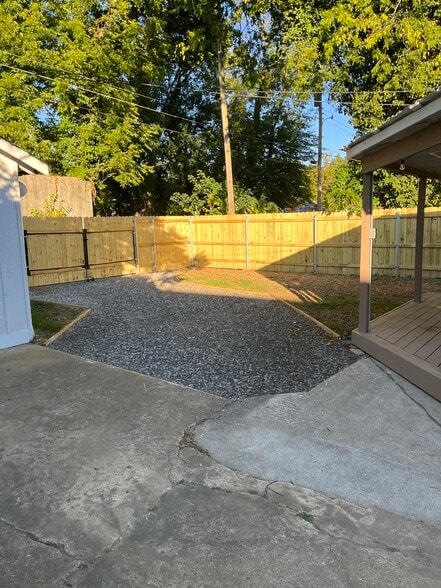 there is alley access from driveway and back yard - 2403 Bailey Ave