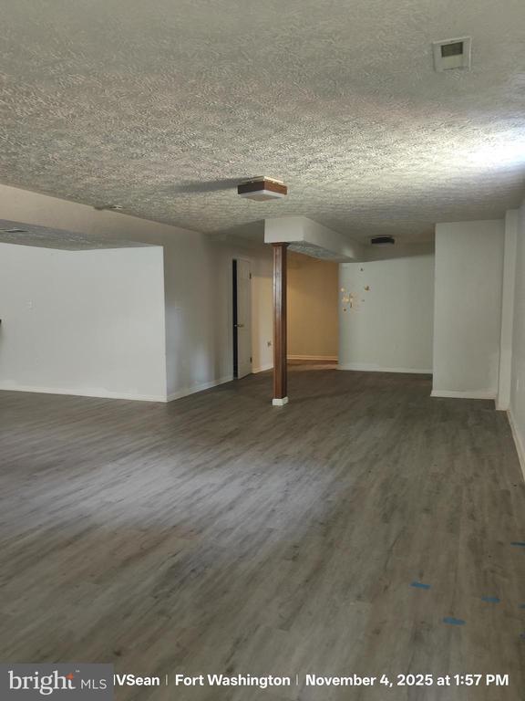 Building Photo - 11904 Aten St