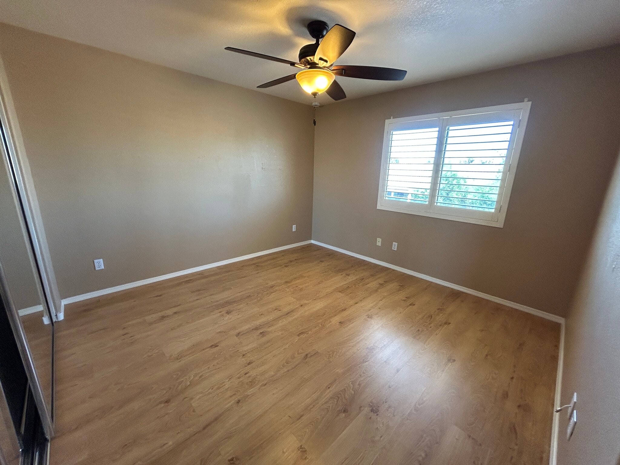 Building Photo - 4334 E Anderson Dr