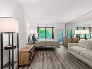 Building Photo - 1060 Pennsylvania Ave