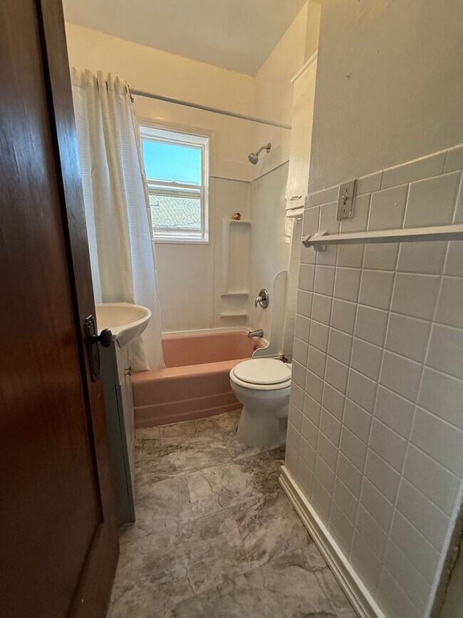 Building Photo - 1732 St Paul St