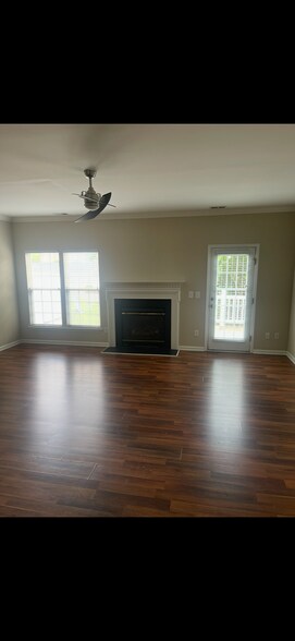 Building Photo - Room in Townhome on Reese Blvd W