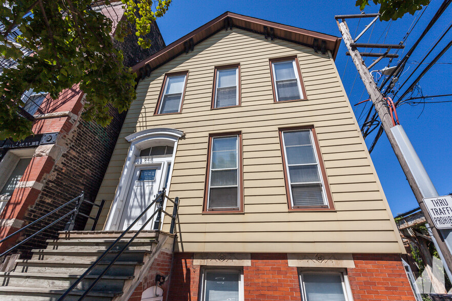 Building Photo - 948 W Willow St