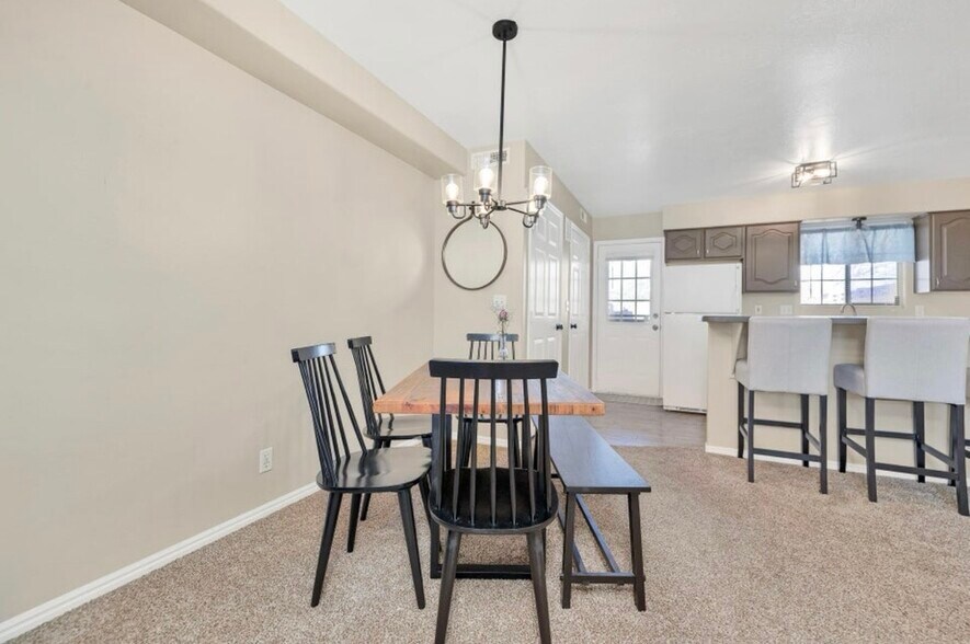 Building Photo - 1045 N 1725 W