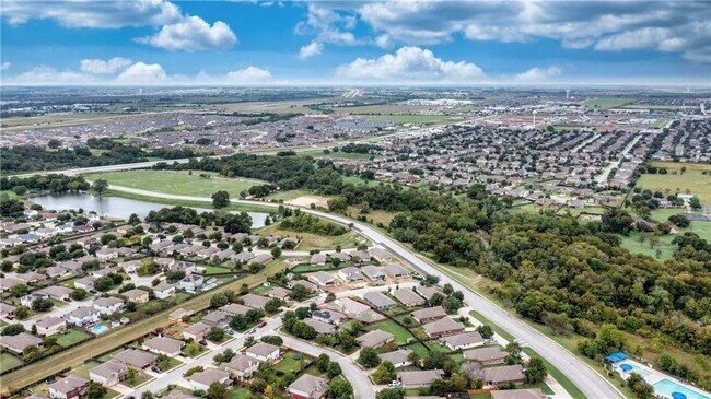 Building Photo - 107 Creston St