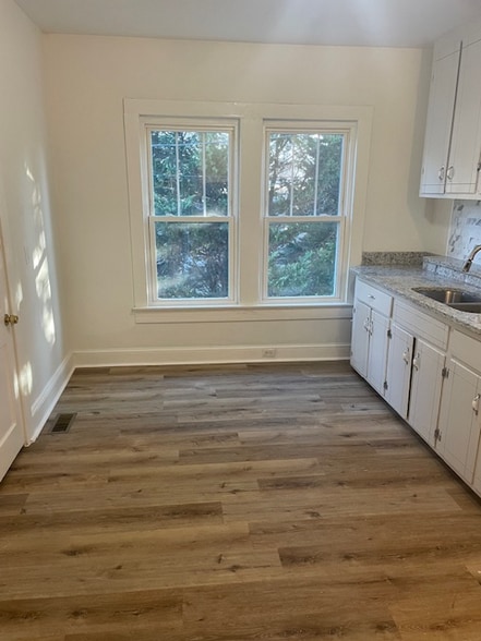 Building Photo - 1 Fair St SW