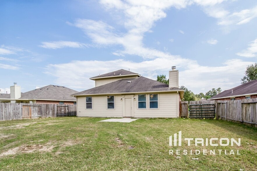 Building Photo - 32331 Hunter Park Ct
