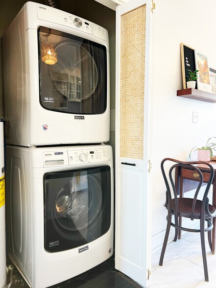 Building Photo - 2006 Maplewood Ave