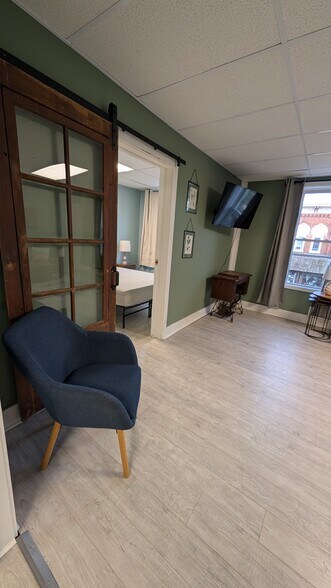 Building Photo - 113 N Main St