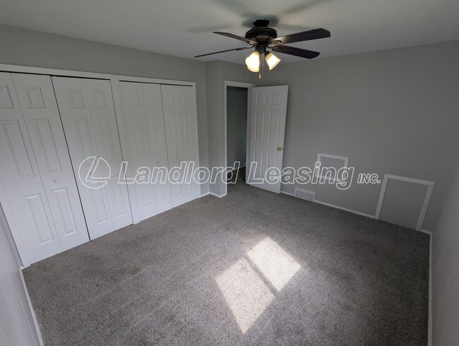 Building Photo - Spacious Split-Level Home with Updates in ...