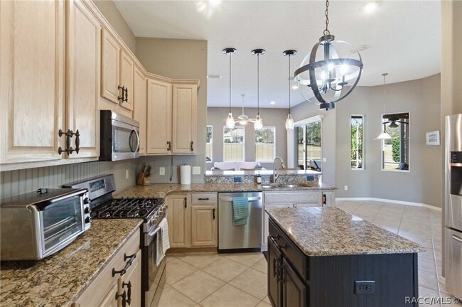 Building Photo - 467 W Mickey Mantle Path