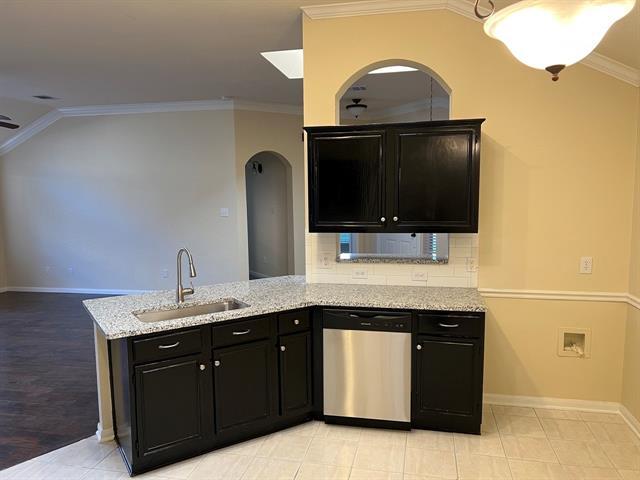 Building Photo - 3013 Foxhollow Dr