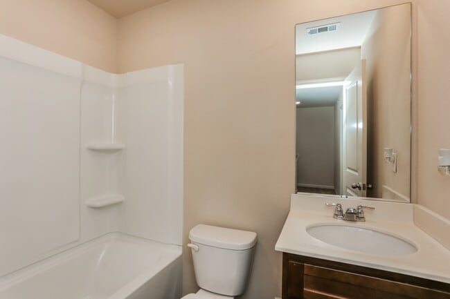 Building Photo - 408 Highwood Ln