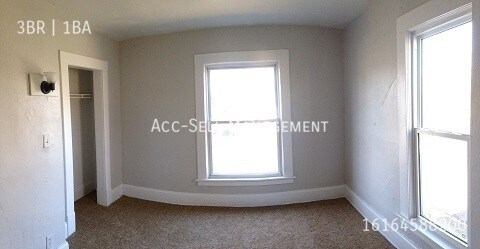 Building Photo - 956 Adams St SE