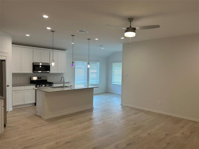 Building Photo - 1307 Windom Court Way