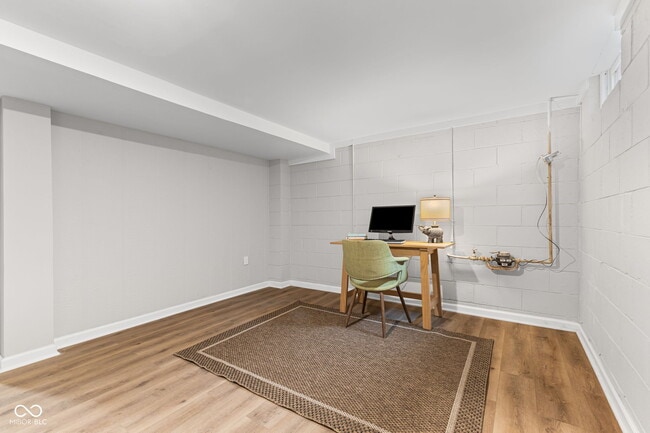 Building Photo - 111 W Southern Ave