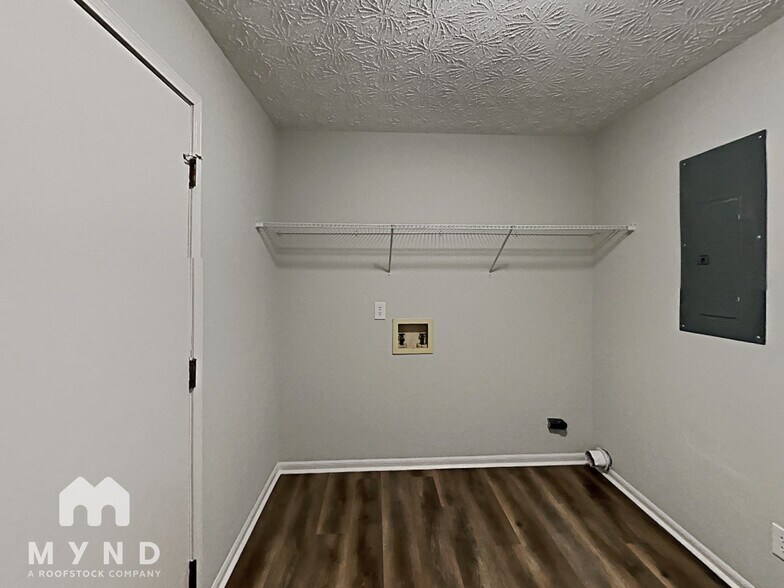 Building Photo - 610 Ponderosa Ct