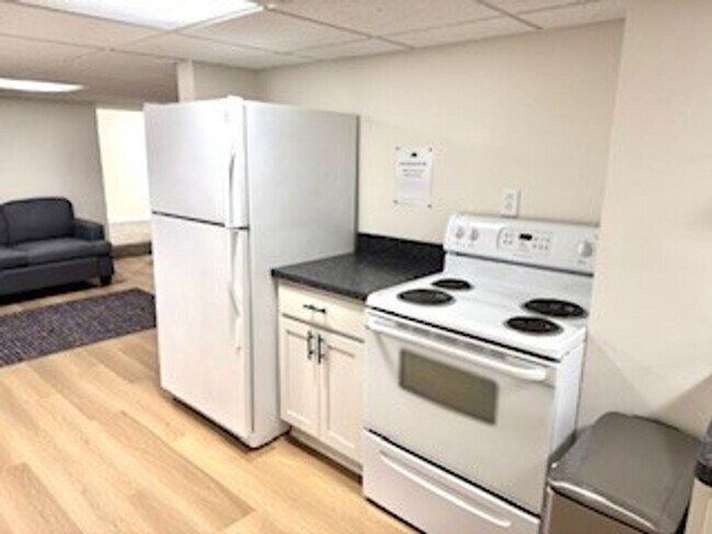 Building Photo - 705 W Olin Ave