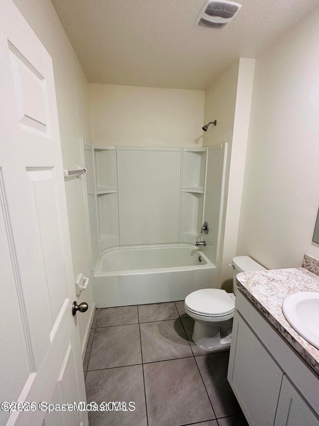 Building Photo - 519 Old Country Rd S E