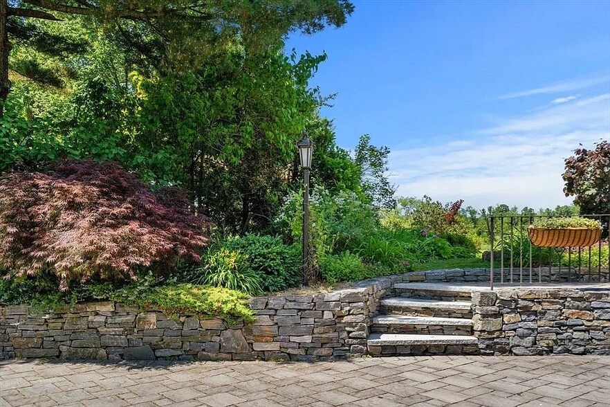 Patio - 64 Shore Rd