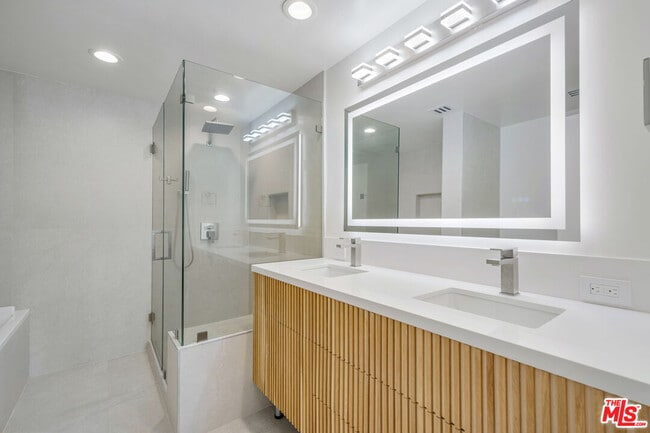 Building Photo - 801 Ocean Ave