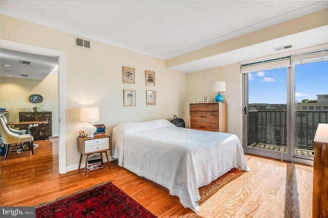 Building Photo - 777 7th St NW