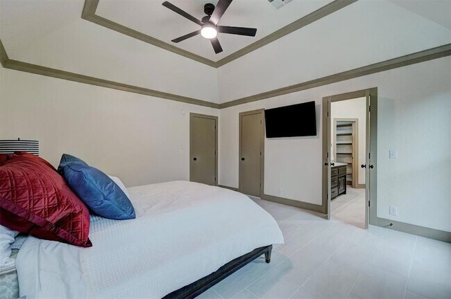 Building Photo - 3616 Burlington Dr