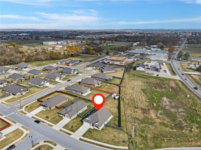 Building Photo - 102 Manfield Ave