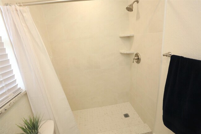 Building Photo - 8225 Sunrise Lakes Blvd