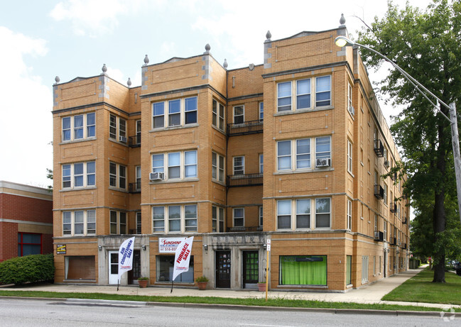 Building Photo - 1027 W Touhy Ave