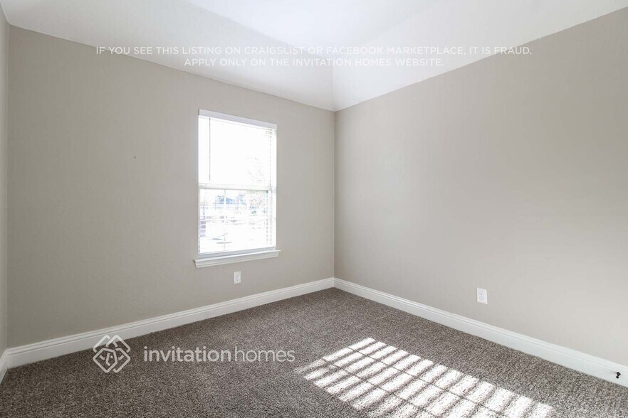 Building Photo - 105 Thorncreek Cir