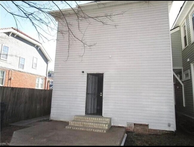 Building Photo - Charming 3BR House in Norfolk