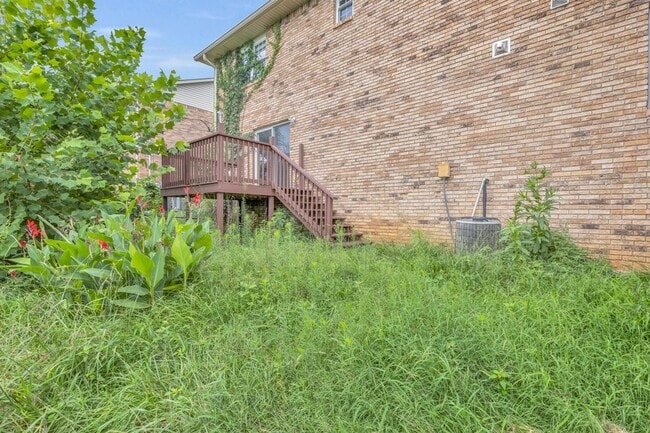 Building Photo - 7918 Holly Hills Dr