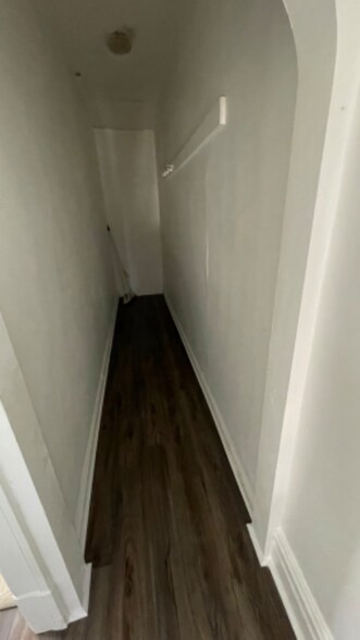 Building Photo - 2404 Charcot St