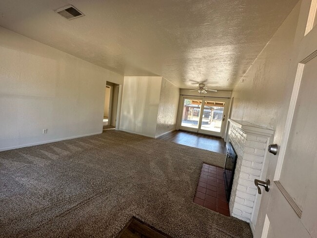 Building Photo - No Deposit