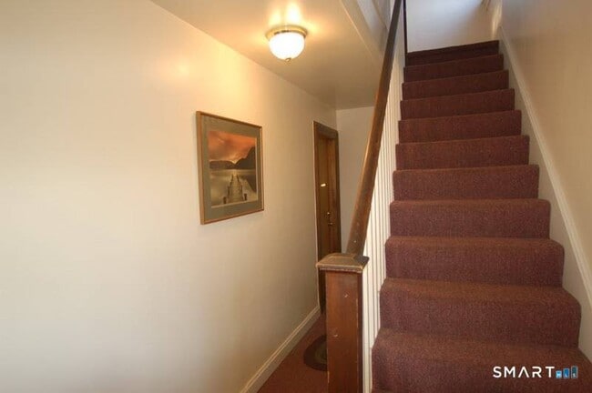 Building Photo - 53 Moshier St