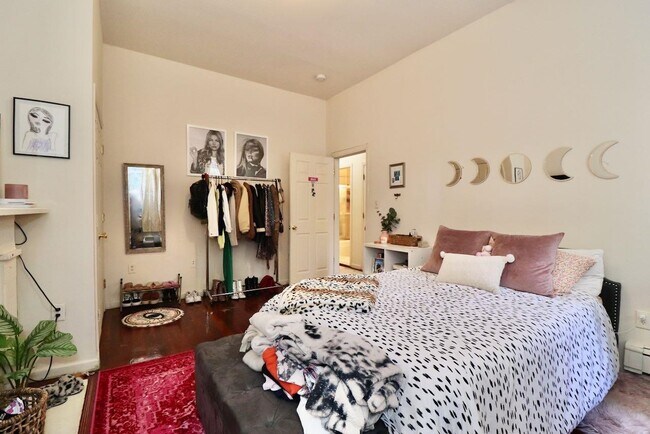 Building Photo - 1035 Washington St